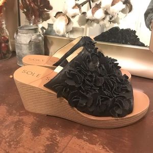 SOLE SOCIETY FLORAL WEDGE